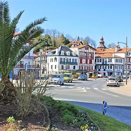 Unique En Souplex Avec Parking A